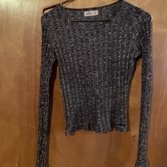 COPY - Hollister top - Picture 1 of 3